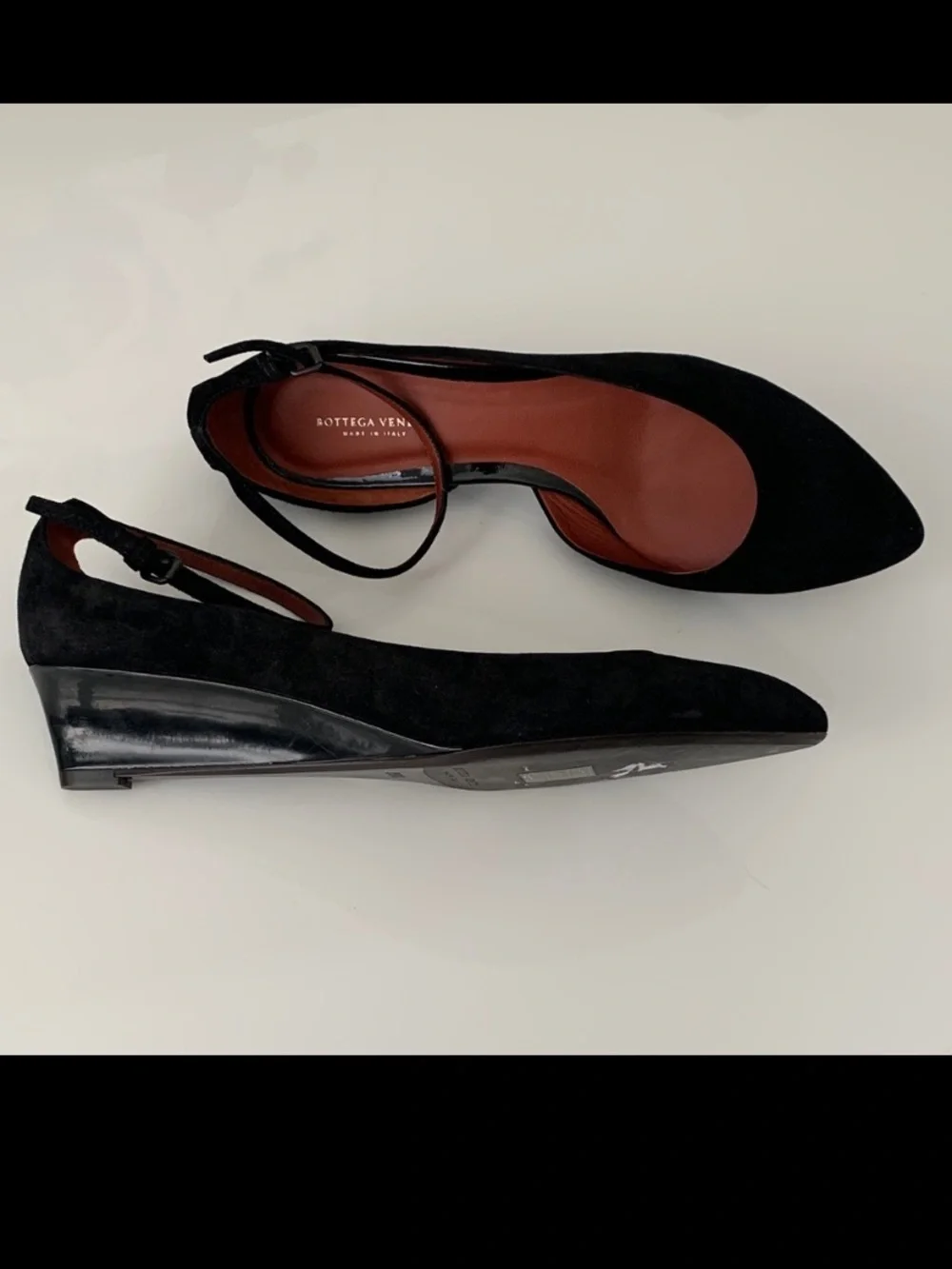 Bottega Veneta Black Suede Ankle-Strap Low Heels – EU 39.5 (9) – New Without Box